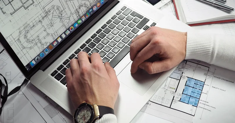 Interface web ou application mobile : laquelle choisir ?
